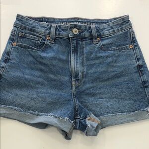 🦅American Eagle Mom Jean Shorts | Women’s Size 2 | Rolled Hem Denim